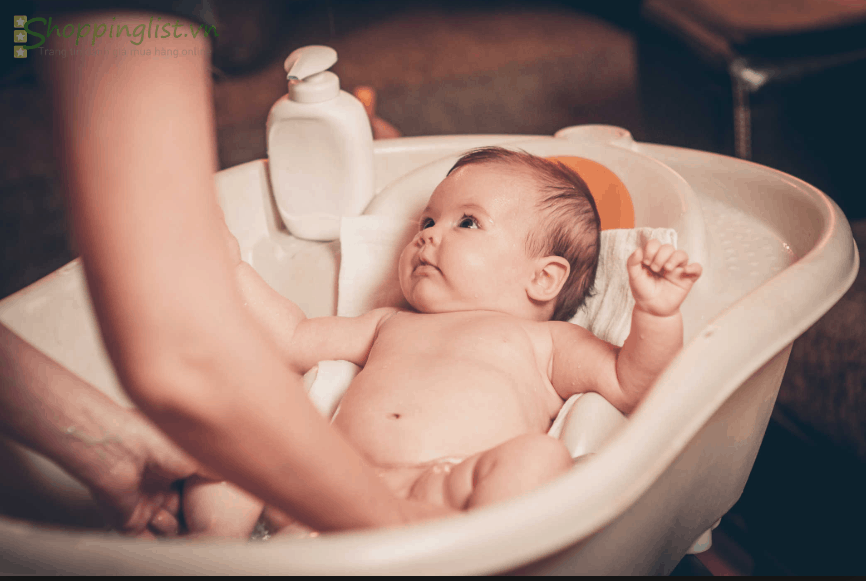 Những lưu ý khi chọn chậu tắm cho bé